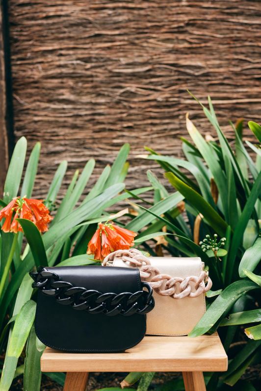 Unisa bolsa com corrente mulheres 6V2Z61219 preto