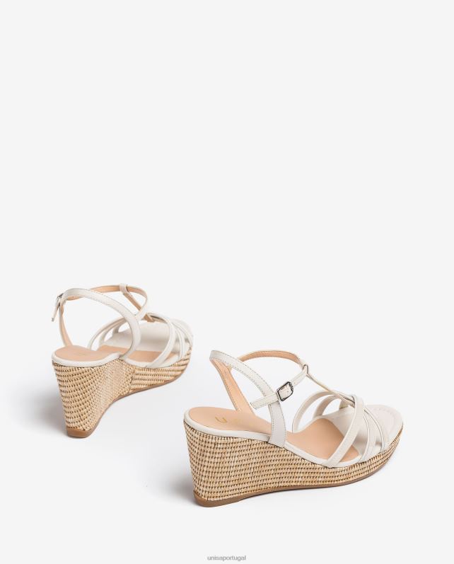 Unisa sandálias de tira em t de couro envernizado mulheres 6V2Z6440 moda